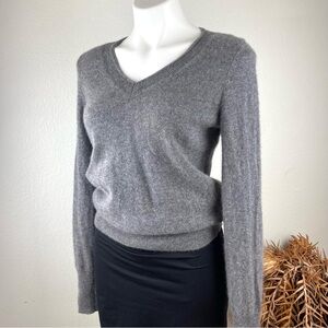 EUC 100% Cashmere Megaschoni Gray Classic V-Neck Sweater